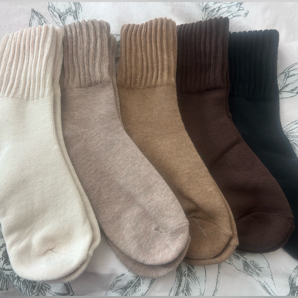 Cozy Socks Set of 5 - Neautral Tones: Cream, Light Taupe, Tan, Chocolate, Black